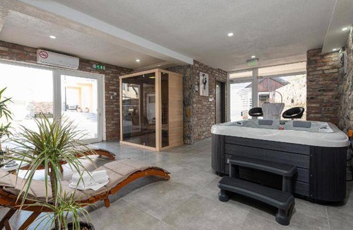 Municipality of Gracac House | 140 m² House ∙ 3 bedrooms ∙ 6 guests