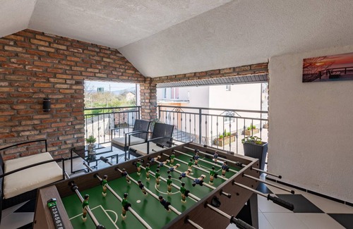 Municipality of Gracac House | 140 m² House ∙ 3 bedrooms ∙ 6 guests