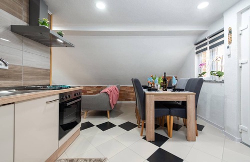 Municipality of Gracac House | 140 m² House ∙ 3 bedrooms ∙ 6 guests