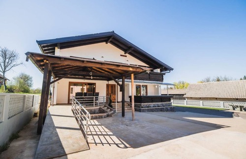 Cerklje ob Krki House | 140 m² House ∙ 7 bedrooms ∙ 16 guests