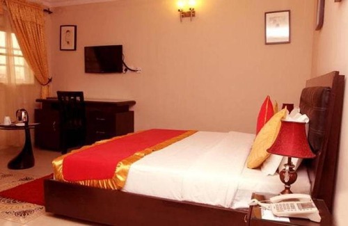 Ikeja Resort | 140 m² Private room ∙ 3 bedrooms ∙ 6 guests