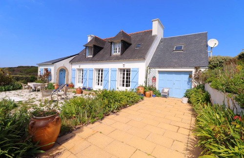 Cleden-Cap-Sizun Villa | 140 m² Villa ∙ 4 bedrooms ∙ 8 guests