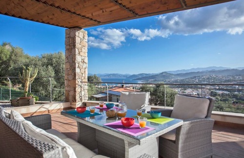 L'Ile-Rousse Villa | 140 m² Villa ∙ 3 bedrooms ∙ 6 guests