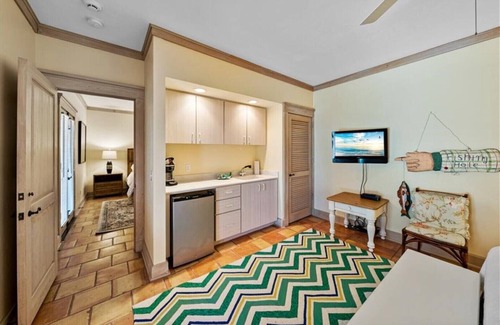 Boca Grande House | 1400-14th - Sleeps 10 - Beachfront - Courtyard Home