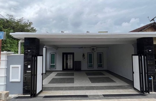 Kuantan House | 1400 m² House ∙ 3 bedrooms ∙ 12 guests