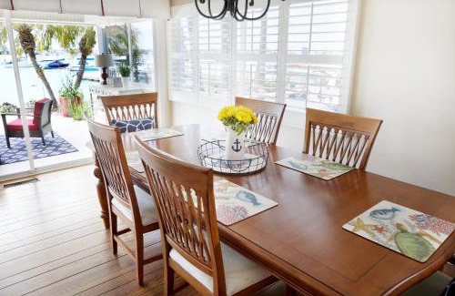 Balboa Island House | 1400 S Bayfront