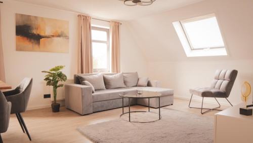 Schwaebisch Gmuend Apartment | 140qm Luxuriöses Penthouse mitten in Schwäbisch Gmünd, 70qm Dachterrasse & Top-Lage, mit WHIRPOOL, Jetzt buchen!