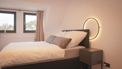Schwaebisch Gmuend Apartment | 140qm Luxuriöses Penthouse mitten in Schwäbisch Gmünd, 70qm Dachterrasse & Top-Lage, mit WHIRPOOL, Jetzt buchen!
