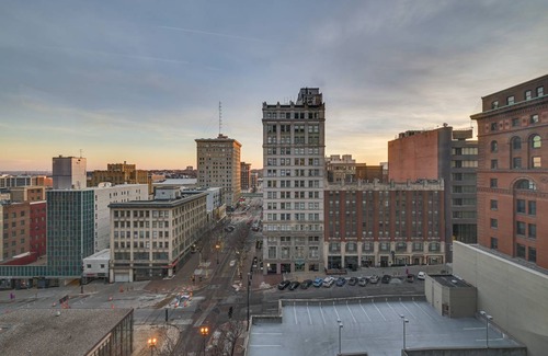 Downtown Omaha Apartment | 142 m² Apartment ∙ 2 bedrooms ∙ 6 guests