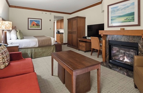 Stowe Area Cabin | #1421 | Studio | Amazing Full Mountain Views | Fourth floor