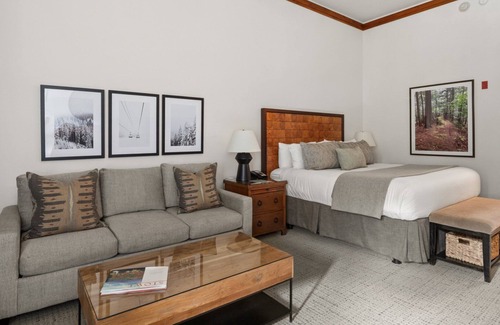 Stowe Area Cabin | #145 * Inside the Lodge At Spruce Peak | Studio | Pool & Mountain Views!