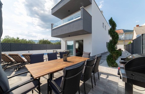 Kastela Villa | 145 m² Villa ∙ 4 bedrooms ∙ 8 guests