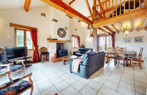 Saint-Saud-Lacoussiere House | 146 m² House ∙ 3 bedrooms ∙ 7 guests