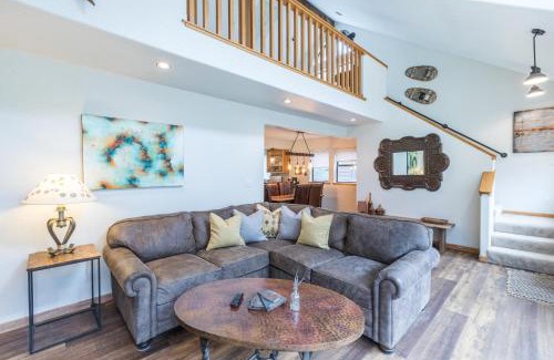 Ouray House | 1486 Oak- Grandview
