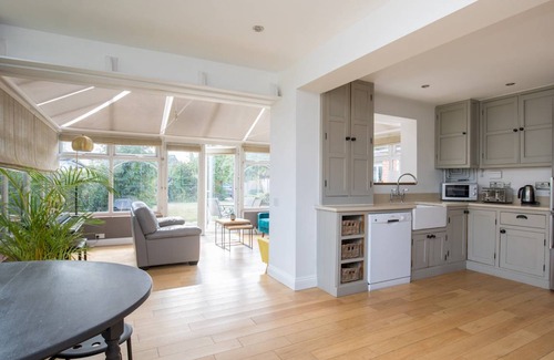 Fifield House | 149 m² House ∙ 4 bedrooms ∙ 8 guests