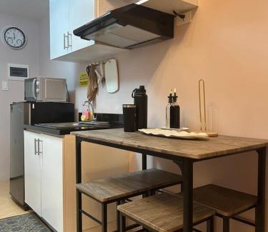 North Reclamation Area Apartment | 14F Deluxe Unit at Sunvida Tower across SM CITY
