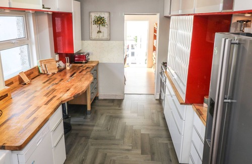 Plymouth Cottage | 15 BRUNSWICK PLACE, family friendly, with a garden in Stoke, Plymouth