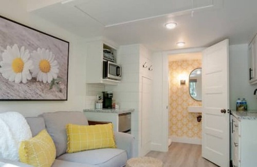 Groveoak House | #15 (Daisy) Tiny Cottage Near Lake Guntersville