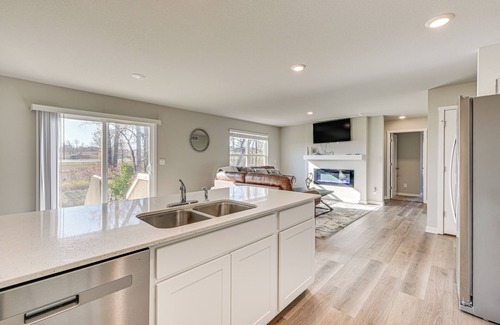 Waukee House | 15 Mi to Dtwn Des Moines: Pet-Friendly Waukee Home