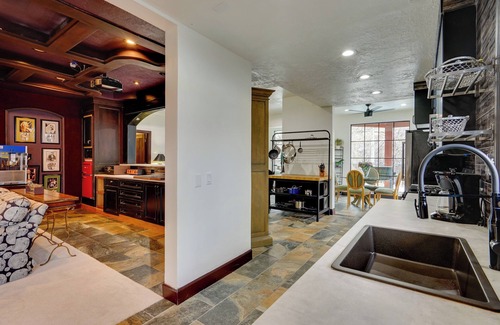 Cottonwood Heights Apartment | 15 Mi to SLC: Riverwalk Suite w/Mtn Views