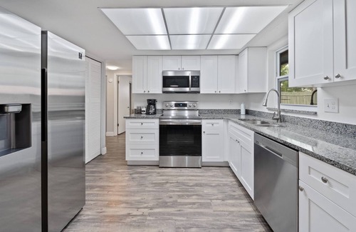 Regency Park House | 15 min from the beach