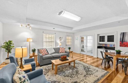 South Baton Rouge House | 15 Min to LSU & Downtown Oak Hills Place Hideaway