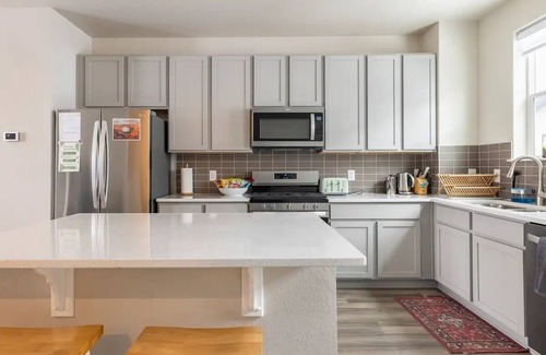 Eiber House | 15 min to Red Rocks! - Entire 2 BR/3.5 Bath Home