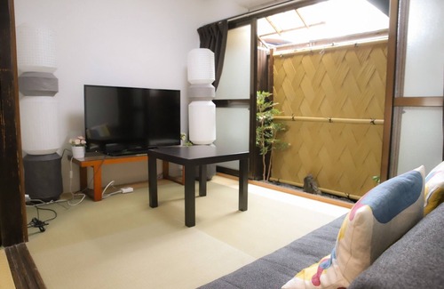 Kamigyo House | 15 min walk to Funaoka Onsen 1 min from Kurama st/Kamigyo-ku Kyōto