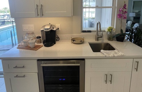 Osprey House | 15 mins from Beautiful Siesta Key Beach, Waterfront Home w/Private Pool