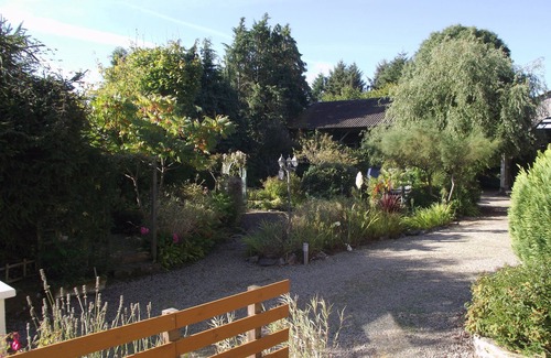 Merleac Cottage | 15 mins from Lac de Guerledan and 40 mins from the beaches on the north coast.