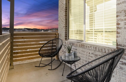 Falcon Hills House | 15 Mins to COS w/ Theater, Gym, Pro Kitchen, Pikes Peak Views