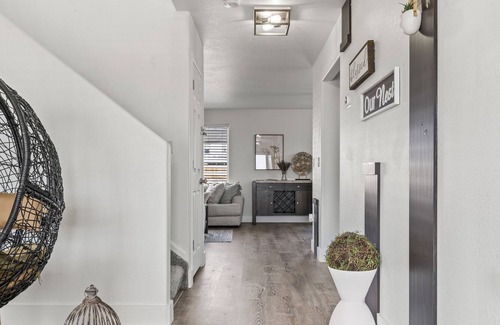 Falcon Hills House | 15 Mins to COS w/ Theater, Gym, Pro Kitchen, Pikes Peak Views