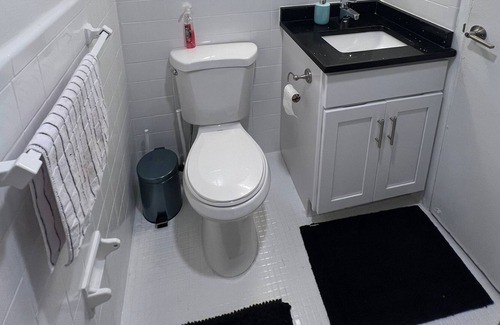 Alexandria West Apartment | 15 mins to DC. 11th floor in Alexandria, VA.