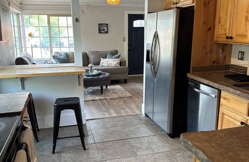Joaquin House | 15 Minute walk to BYU! Updated 2 Bed 1 Bath home with all you need.