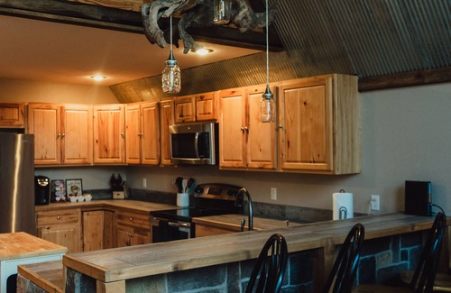 Duke House | 15 minutes from Fort Leonard Wood-rustic A-frame nestled on 5 acres