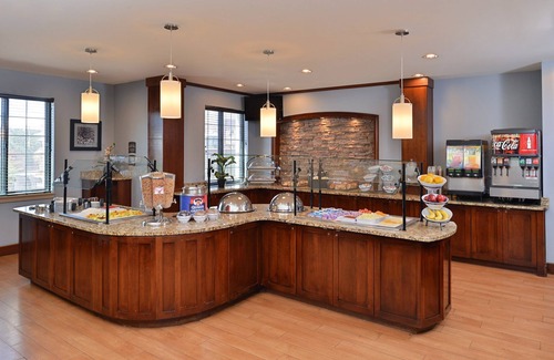 Hollywood Park Apartment | 15 Minutes from Six Flags! | Studio with Roll-in Shower + Outdoor Pool and Hot Tub