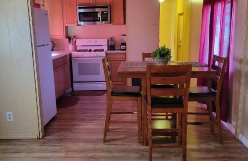 Sunrise Manor Apartment | 15 minutes from the strip of Las Vegas.