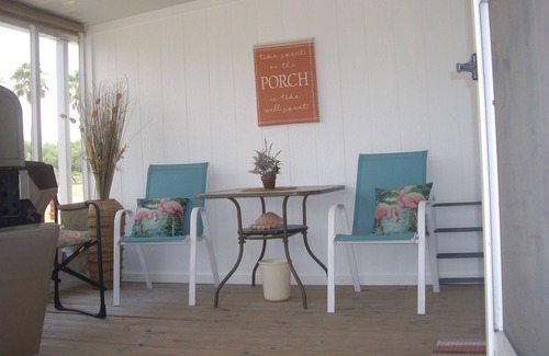Donna House | 15 minutes to Mexico for dental work or pharmacies.