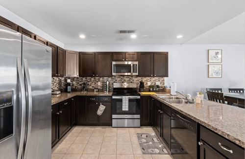 Lexington House | 15 Minutes to the horse park! Cozy 3 Bed, 2 Bath stay