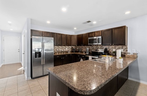 Lexington House | 15 Minutes to the horse park! Cozy 3 Bed, 2 Bath stay