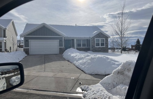 Heber House | 15 minutes to YEAR ROUND adventures! Spacious Comfortable and Accommodating