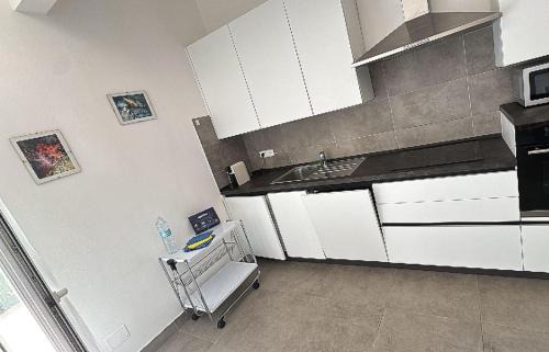 Lavagna Apartment | 15 minuti Santa Margherita ,bilocale ristrutturato con terrazzo vista mare