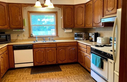 Kalkaska House | 15 mls from Great Lakes Equestrian Festival, 3 Bdrm house, huge yard, pole barn!