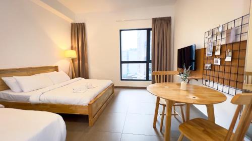 Sungai Penchala Apartment | 15 Mossaz Muji 2 Queen Bed By Light House