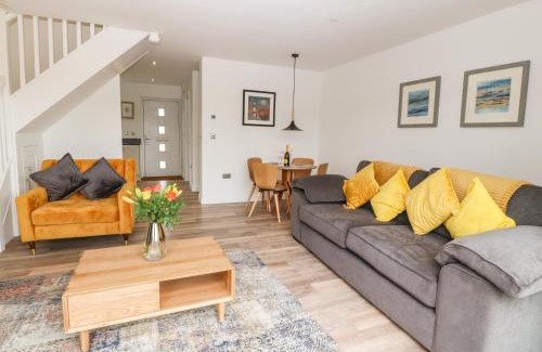 Brynteg House | 15 Parc Delfryn