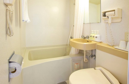 Naka Ward Hotel | 15 sqm nonsmoking compact twin 10 oclock out/Hamamatsu Shizuoka