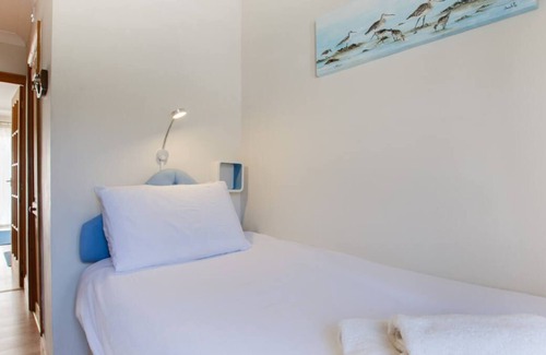 Wiseman's Bridge Apartment | 15 Strandways in Saundersfoot
