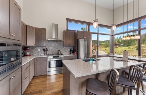 Silverthorne Cottage | 15 W Benjamin Lane by Summit County Mountain Retreats