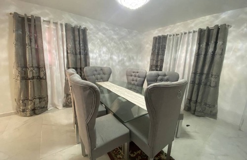 Gregorio Luperon Apartment | 150 m² Apartment ∙ 3 bedrooms ∙ 8 guests