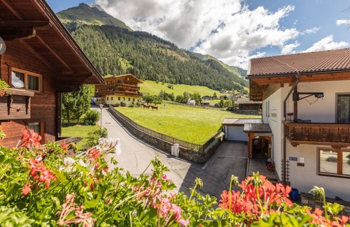 Pragraten Apartment | 150 m² Apartment ∙ 5 bedrooms ∙ 13 guests